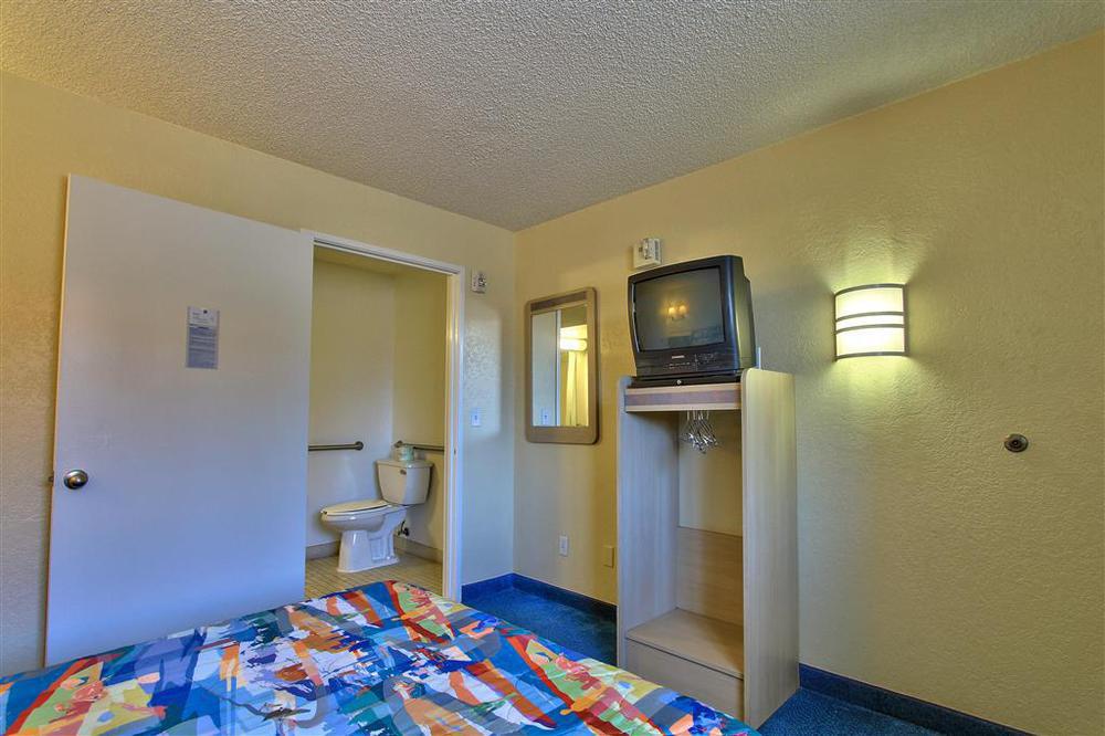 Phoenix Inn الغرفة الصورة