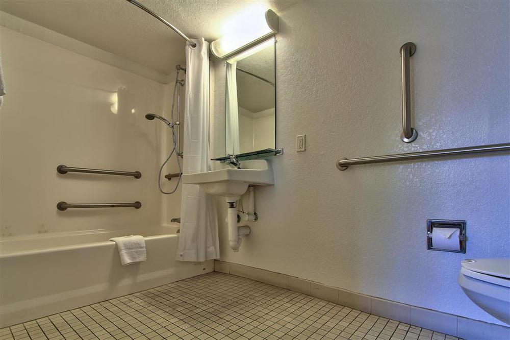 Phoenix Inn الغرفة الصورة